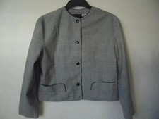 tres elegante veste taille 42