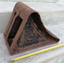 E6- Ancienne Cale de roue en acier pour camion tracteur remorque N°2 