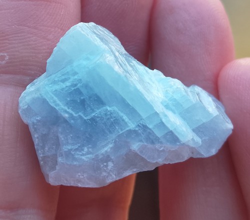 8.9gr 28x20x13mm calcite bleue
