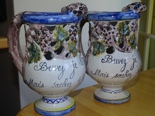 MALICORNE POUPLARD PB PAIRE ANCIENS  PICHETS TROMPEUR EN FAIENCE ht 15 cm 19 EME