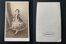 Alophe, Paris, fillette en robe de scène Vintage albumen print CDV.