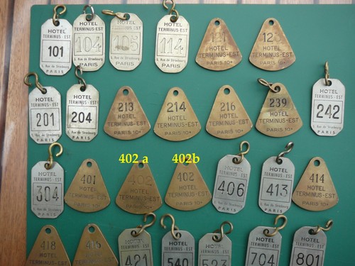Porte clef chambre 121 - clef, de
