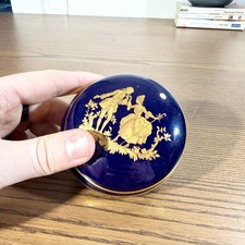 Boîte Limoges bleu cobalt à décor doré – Circa 1970 – Porcelaine française