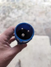 lot de Prises électrique mâle triphasée restauration bleu noir gris et rouge