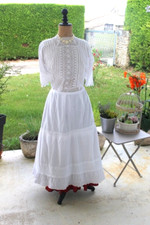 Jupon ancien en coton blanc à