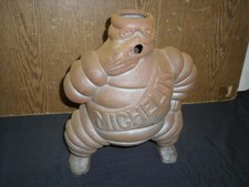 BIBENDUM MICHELIN EN FONTE D EPOQUE POUR GROS COMPRESSEUR GONFLEUR SUR ROUES