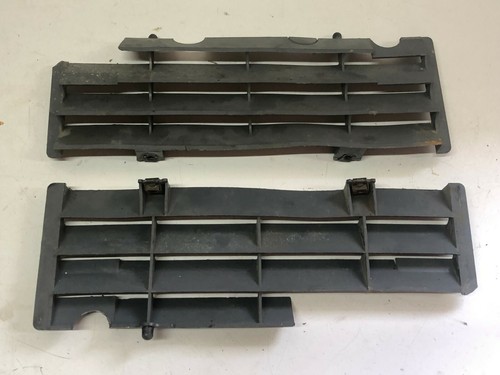 Paire cache grille de - de,