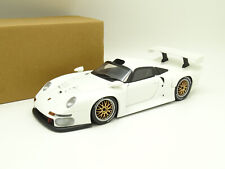 UT Models SB 1/18 - Porsche 911 GT1 Street 1996 Blanche