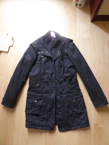 Très jolie parka noire chaude