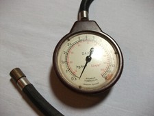 Contrôleur de pression Michelin années 1960 bakélite et caoutchouc Très bon état