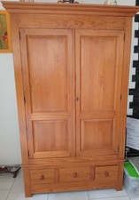 ARMOIRE PIN MASSIF