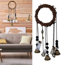 Cloche murale unique en rotin