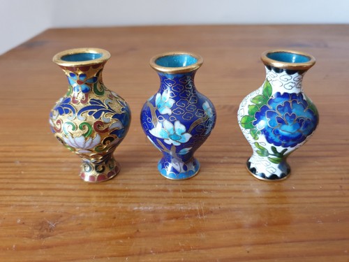 Lot trois petits - petits, vases
