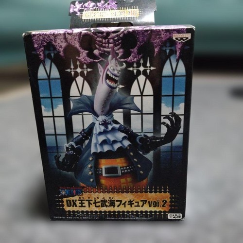 Figurine one piece seven - one,
