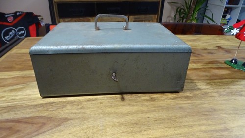 Ancien coffre fort caisse - coffre,