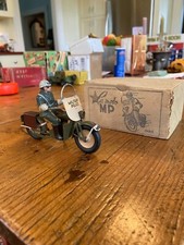 Moto Polichinelle et