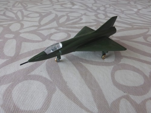Avion mirage 2000 - ou,