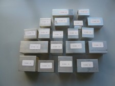 LOT de 19 tubes carrés aluminium - 35 à 60 mm - Ep 2 à 3  mm - long. 24 à 119 mm