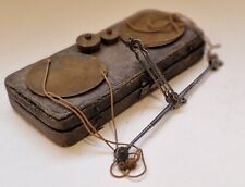 Balance à fléau acier, laiton boite peau de raie, circa 1700