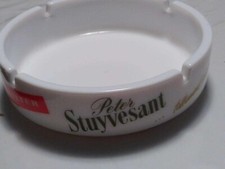 grand Cendrier marque Peter Stuyvesant bistrot France opaline