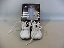 PAIRE DE BASKET ADIDAS / POINTURE 19 BLANCHE ET NOIRE en boite comme neuve