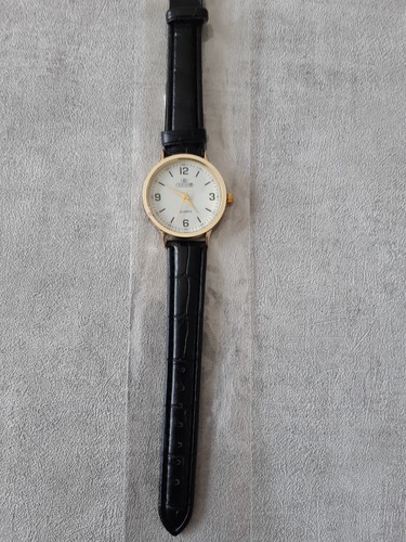 Montre neuve ronde - montre,