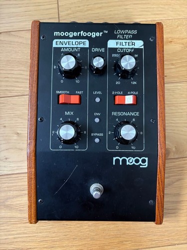 Moog 101 moogerfooger - moog,
