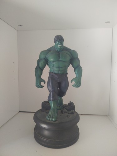 Statue hulk - statue,