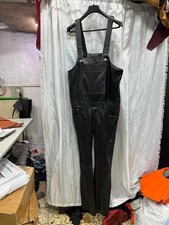 Salopette en cuir de mouton