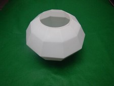 gros globe en opaline pour