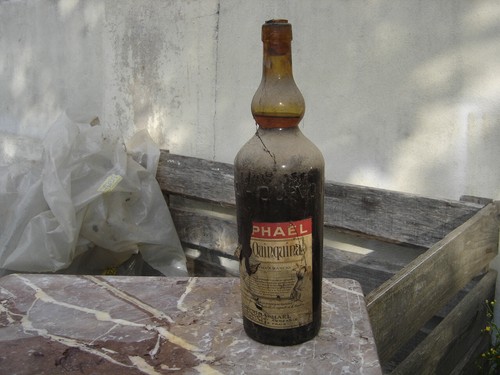 Ancienne bouteille quasi - bouteille,