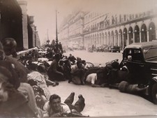 WW2 Photo Libération de Paris - LAPI] Fusillade rue de Rivoli [26 août]