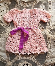 jolie robe crochet poupée