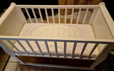 Berceau en bois (mon Lit Cabane) et son matelas