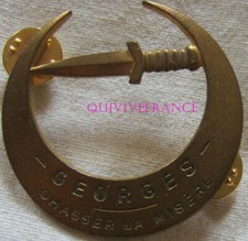 IN30442 - INSIGNE Commando GEORGES, Chasser la Misère, 2 anneaux, matriculé