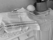 Linge ancien Grand Chemin De Table En Lin Richement Brodé 1800/1900