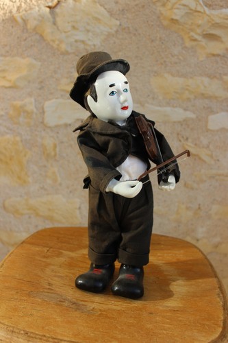 Poupée musicale charlot - musicale,