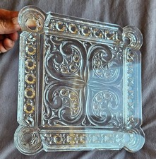 BACCARAT Dessous de plat en cristal moulé  Motif pierreries et trèfle 4 coeurs