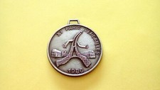 ANCIENNE MÉDAILLE COURSE A PIEDS 1986 PARIS VERSAILLES - TOUR EIFFEL QUI COURT
