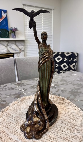 Victoire bronze - “victoire”,