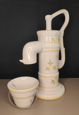 Fontaine à eau avec son seau vintage déco fleurie extérieur jardin terrasse