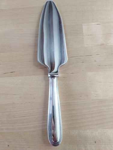 Pelle coupante tarte ou - pelle, À