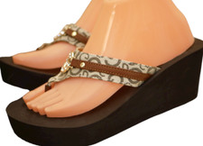 NEW WOMEN'S GUESS FLIP FLOPS