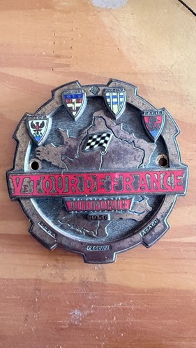 Badge calandre tour de - badge,