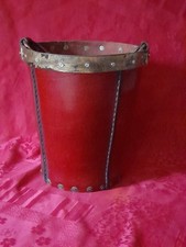 ancien seau à champagne ou à incendie gainé de cuir bordeaux