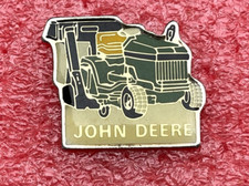 T32 Pins JOHN DEERE TRACTEUR TONDEUSE LAWN TRACTOR Vintage Lapel Pin
