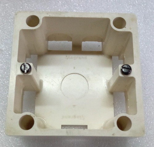Legrand cade saillie 82x82 - cade,