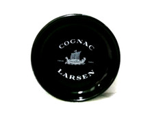 Cendrier, coupelle  publicitaire en opaline noire " Cognac Larsen "