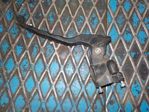 Poignee gauche peugeot 103 - peugeot,