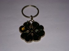 PORTE CLEFS 23 ANNEAU TREFLE 4 FEUILLES VERT - MIREILLE COIFFURE BLANC MESNIL